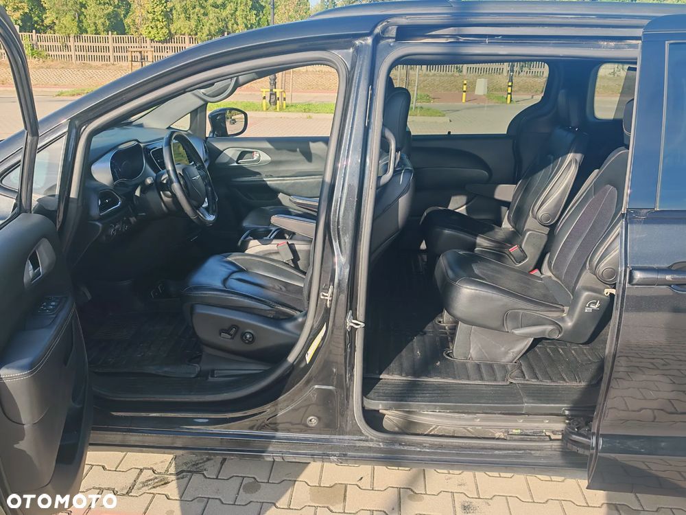 Chrysler Pacifica - 9