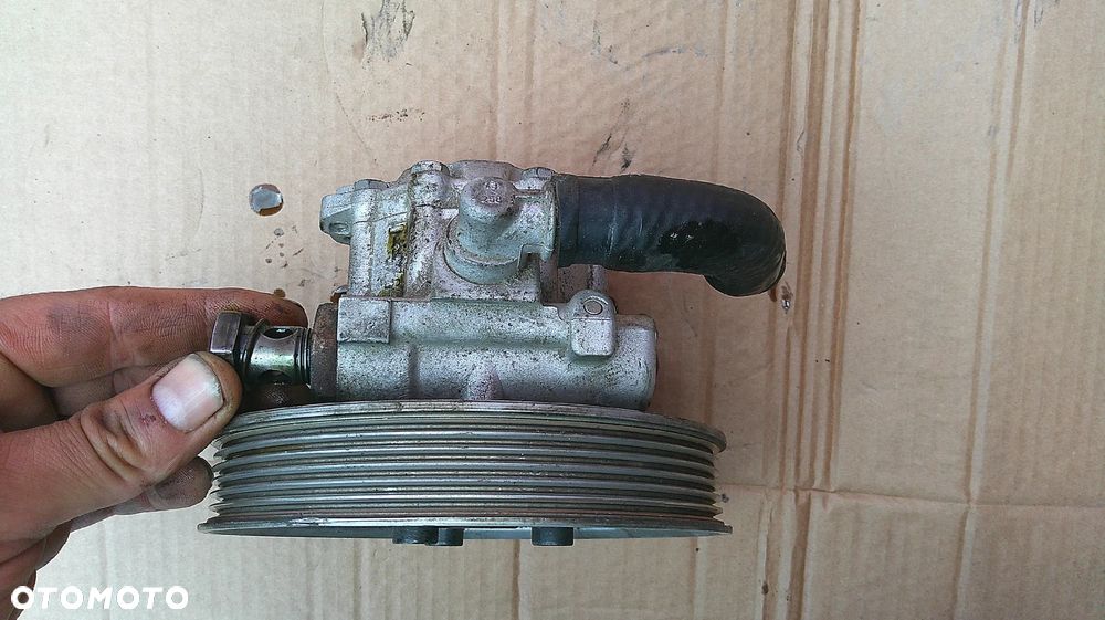 AUDI A4 B6 2.4 POMPA WSPOMAGANIA - 4