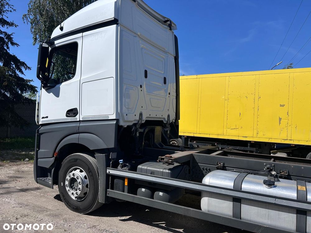 Mercedes-Benz Actros - 4