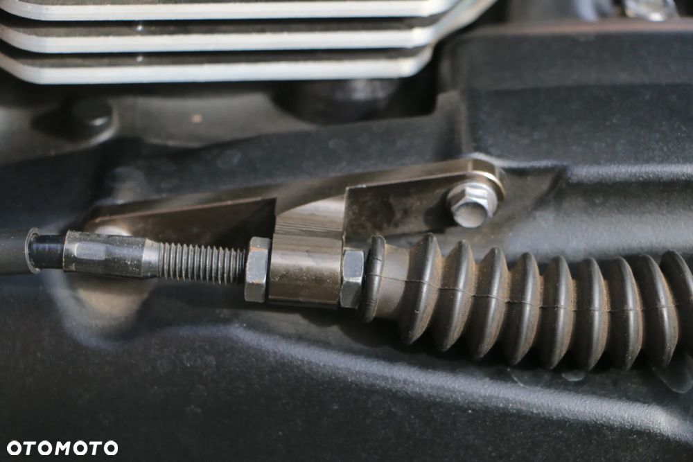 Triumph Bonneville - 14