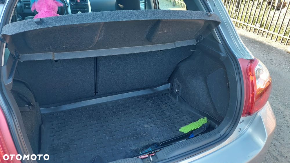 Toyota Auris 1.33 VVT-i Terra - 7