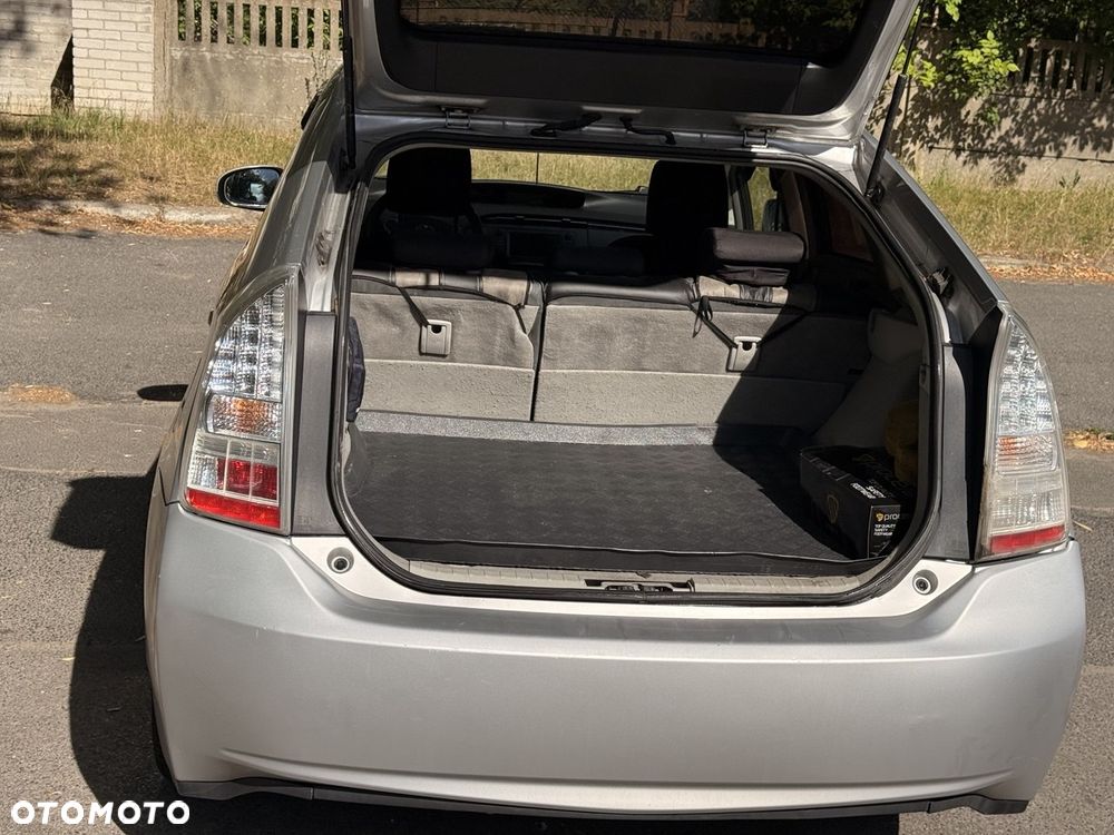 Toyota Prius 1.8 HSD Prestige - 17