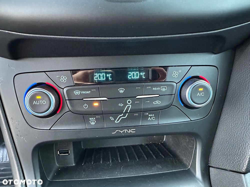 Ford Focus 1.5 TDCi Titanium ECOnetic ASS - 32