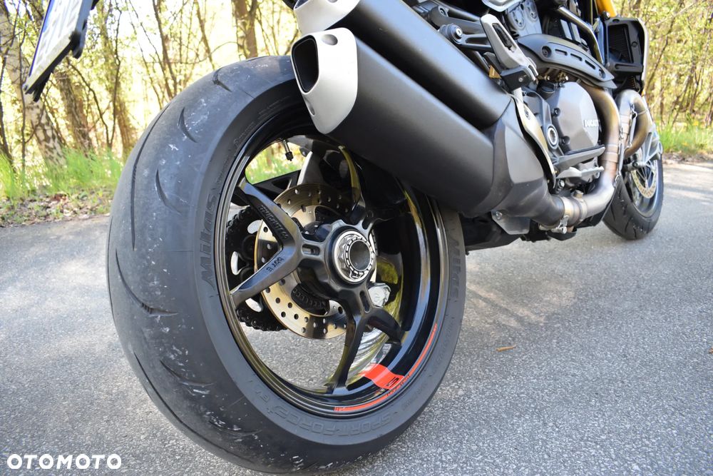 Ducati Monster - 11