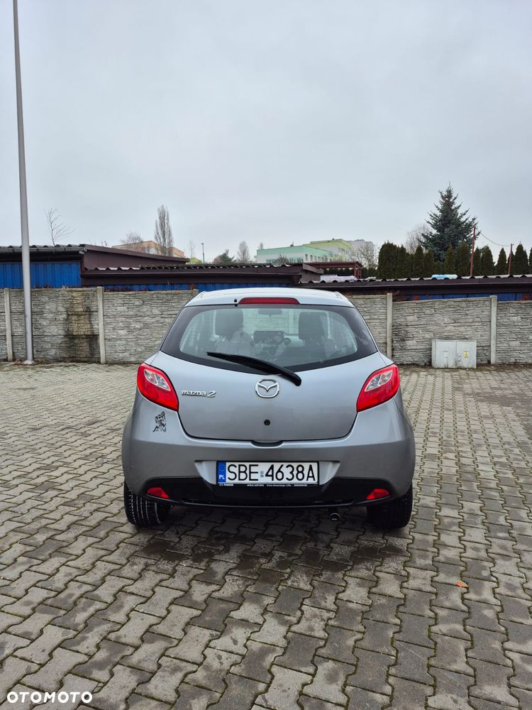 Mazda 2 - 5