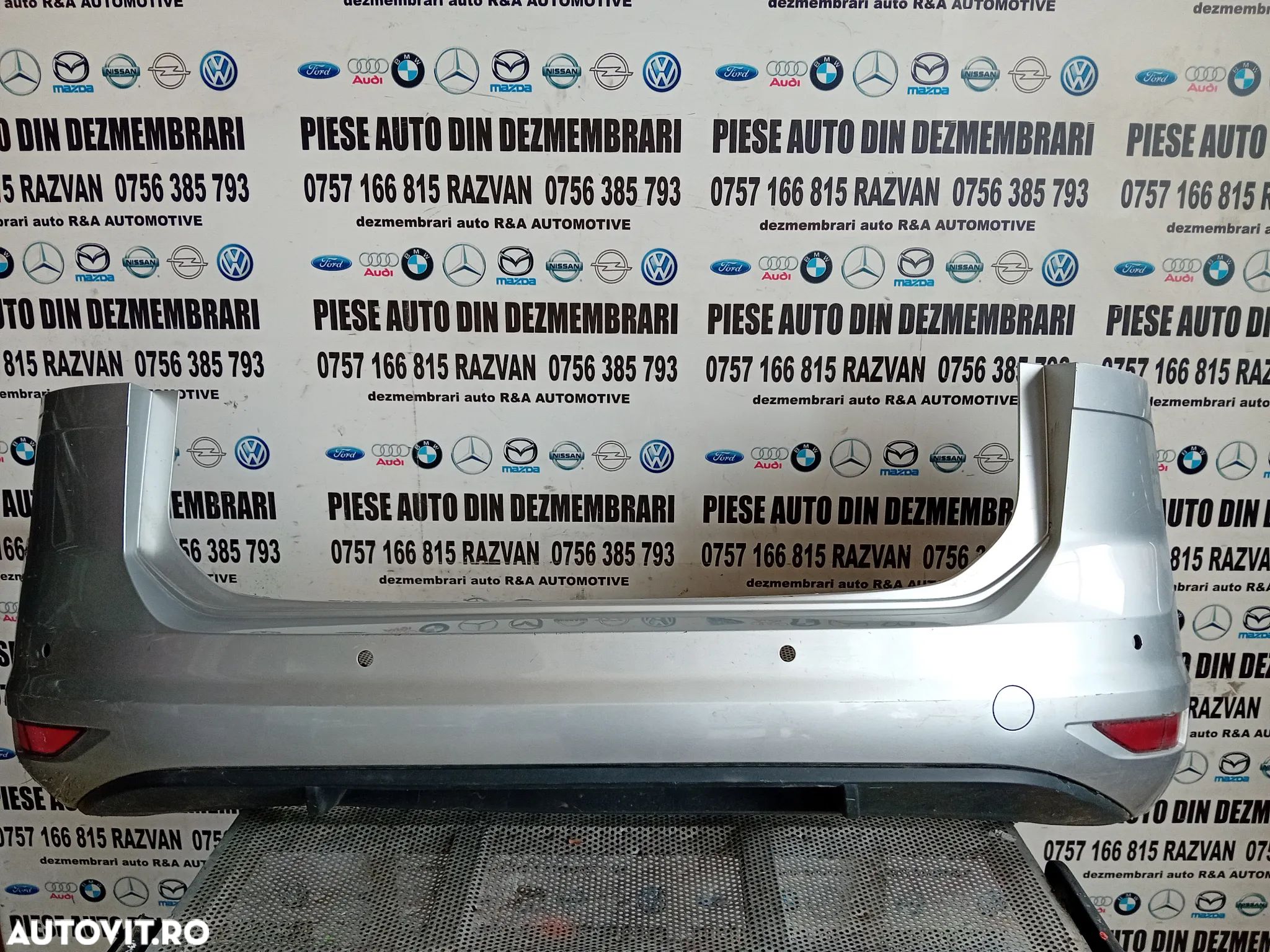 Bara Spate Vw Touran 2015-2019 Cu 4 Gauri Pentru Senzori LICHIDARE STOC - 1
