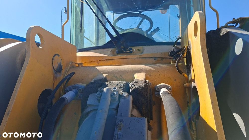 Volvo L 120 E 4X4 - 35