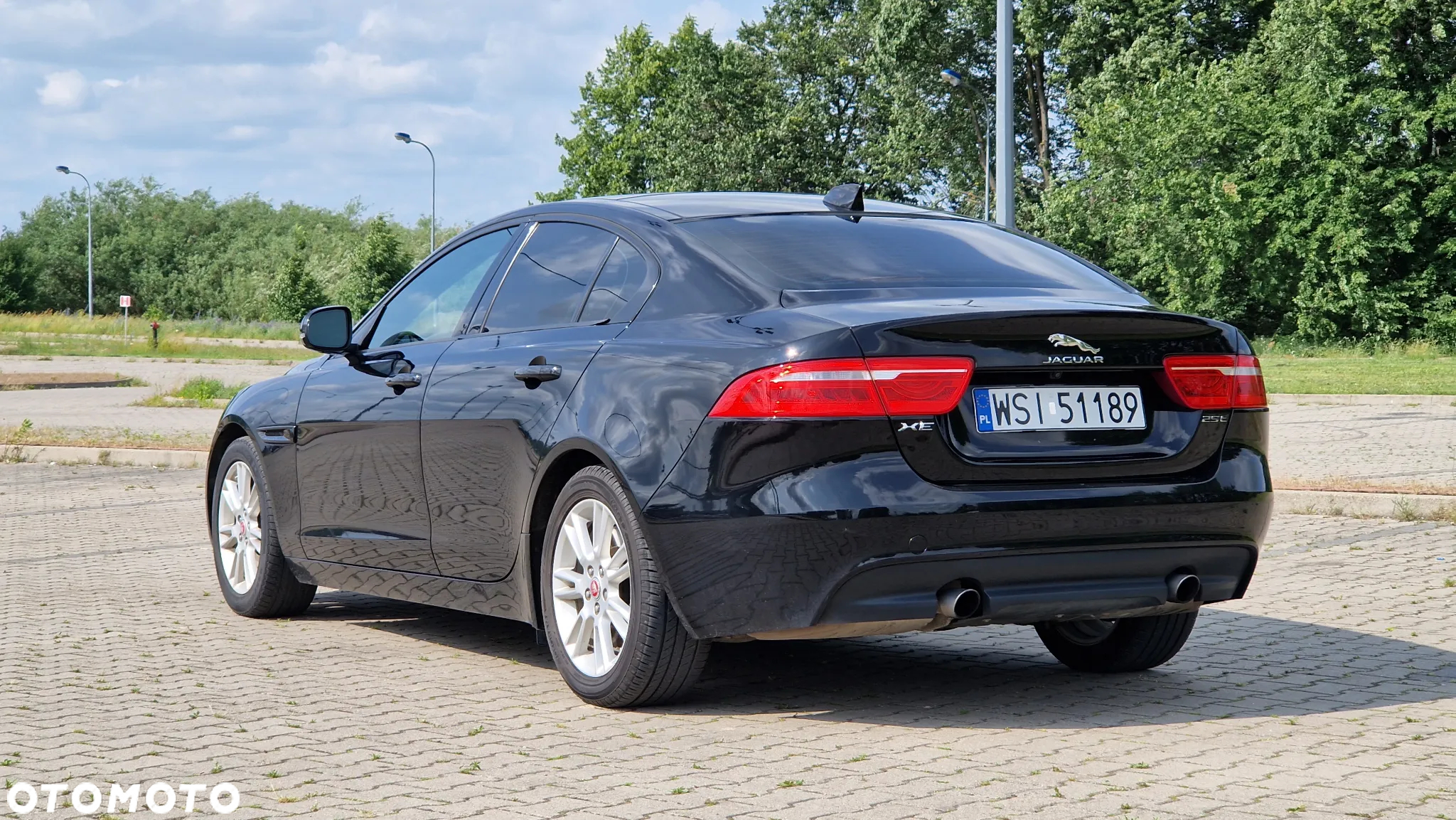 Jaguar XE 25t Prestige - 14