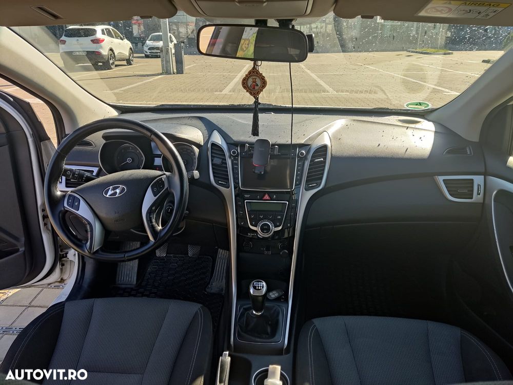 Hyundai i30 i30cw 1.6 CRDi Fifa World Cup Edition - 8