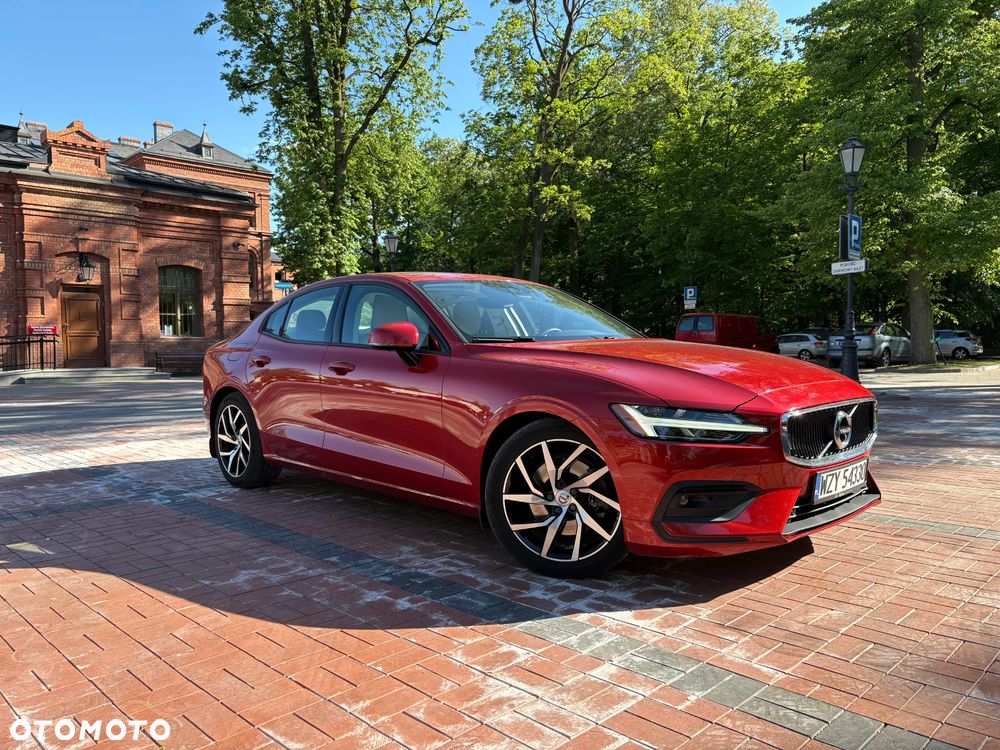 Volvo S60 T5 Momentum Pro - 1