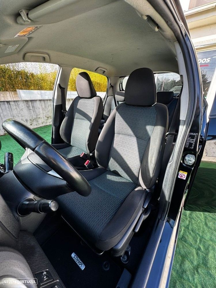 Toyota Yaris 1.33 VVT-i Sport+Navi - 13