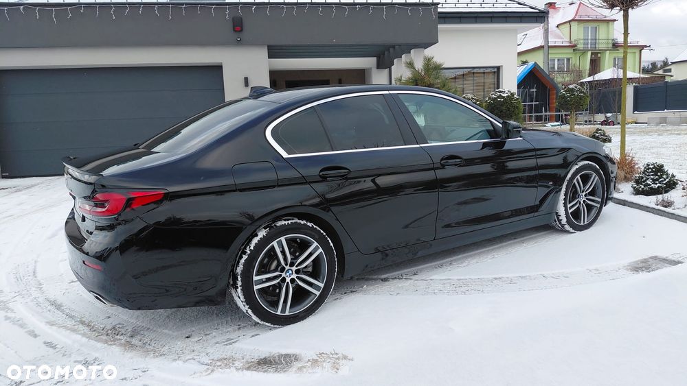 BMW Seria 5 518d Luxury Line - 11