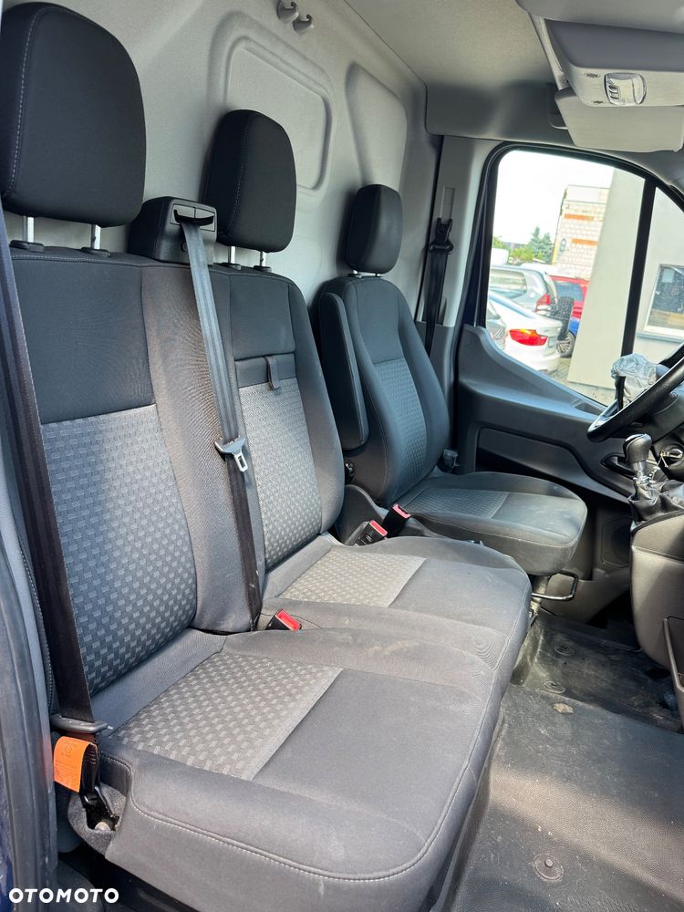 Ford Transit - 12