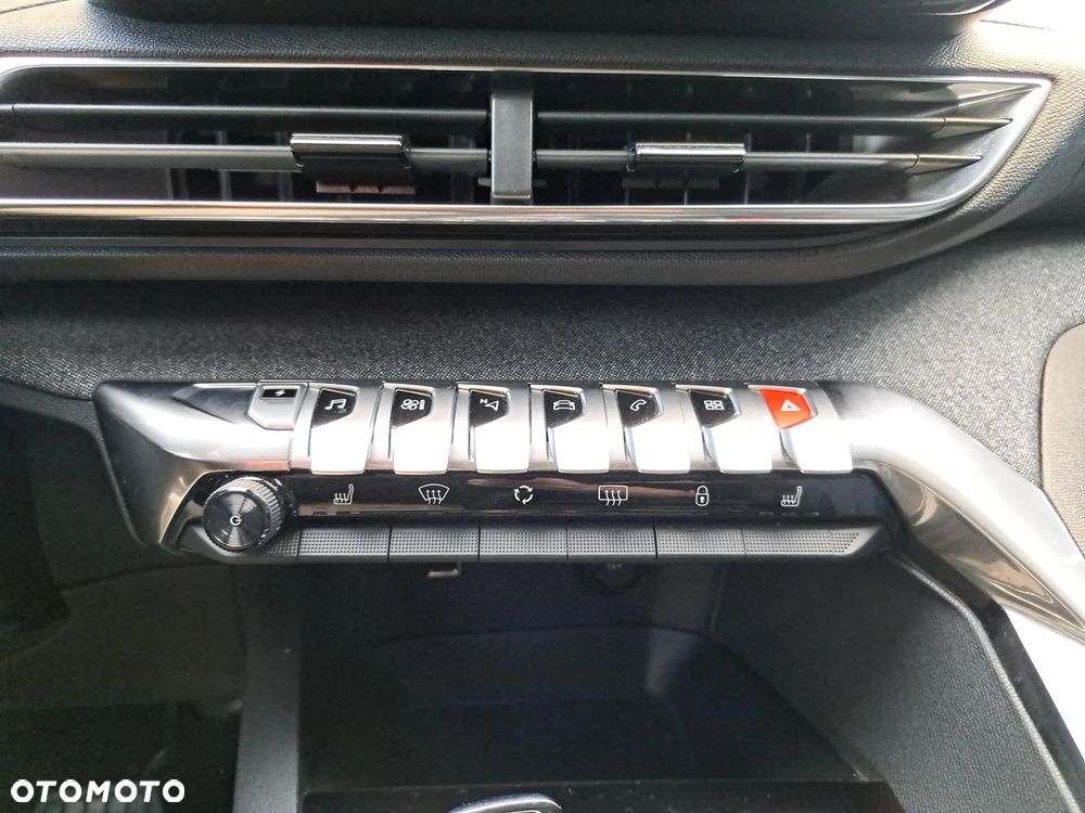 Peugeot 3008 1.6 PureTech Hybrid PHEV Allure Pack S&S EAT8 - 18