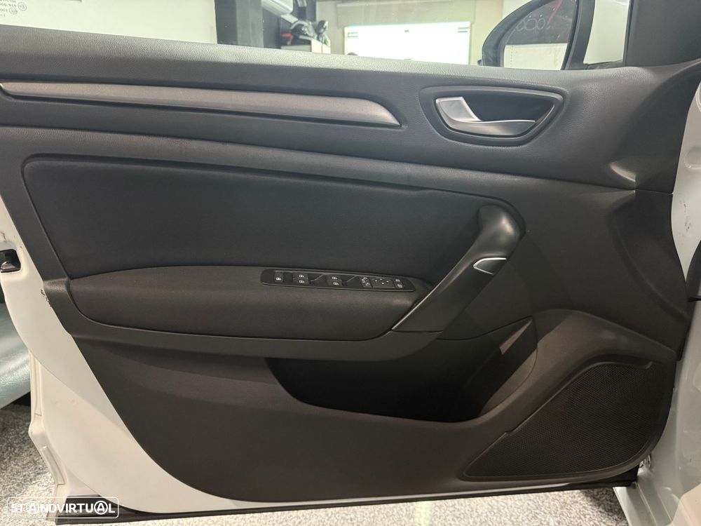 Renault Mégane Sport Tourer 1.5 Blue dCi Intens EDC - 24