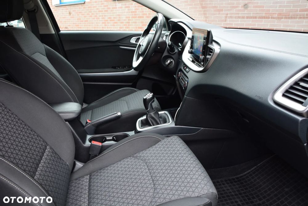 Kia Ceed 1.0 T-GDI M - 10