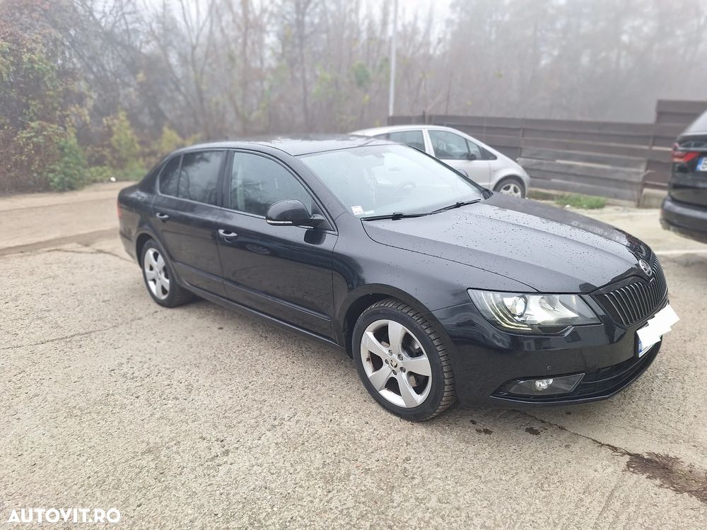 Skoda Superb 2.0 TDI 4X4 Elegance - 2