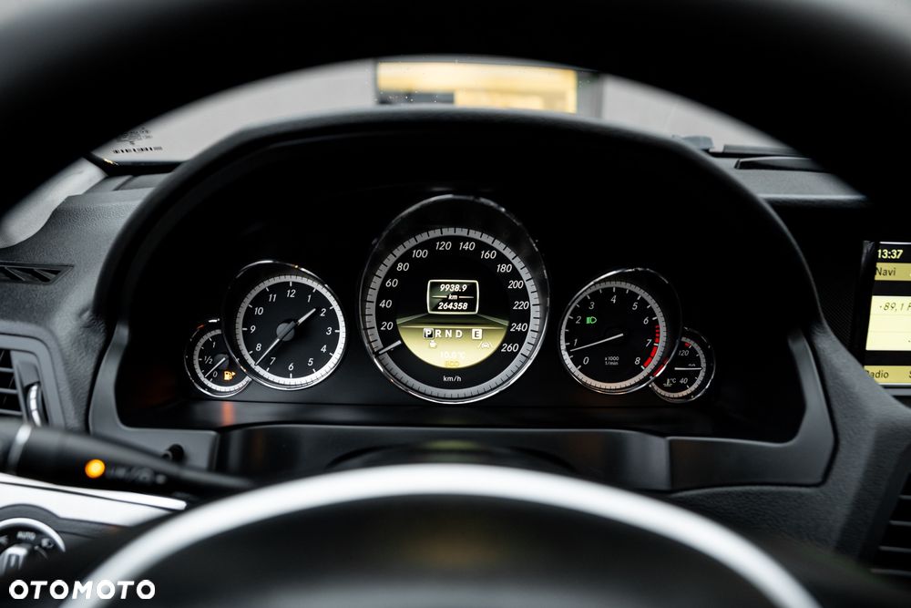 Mercedes-Benz Klasa E - 21