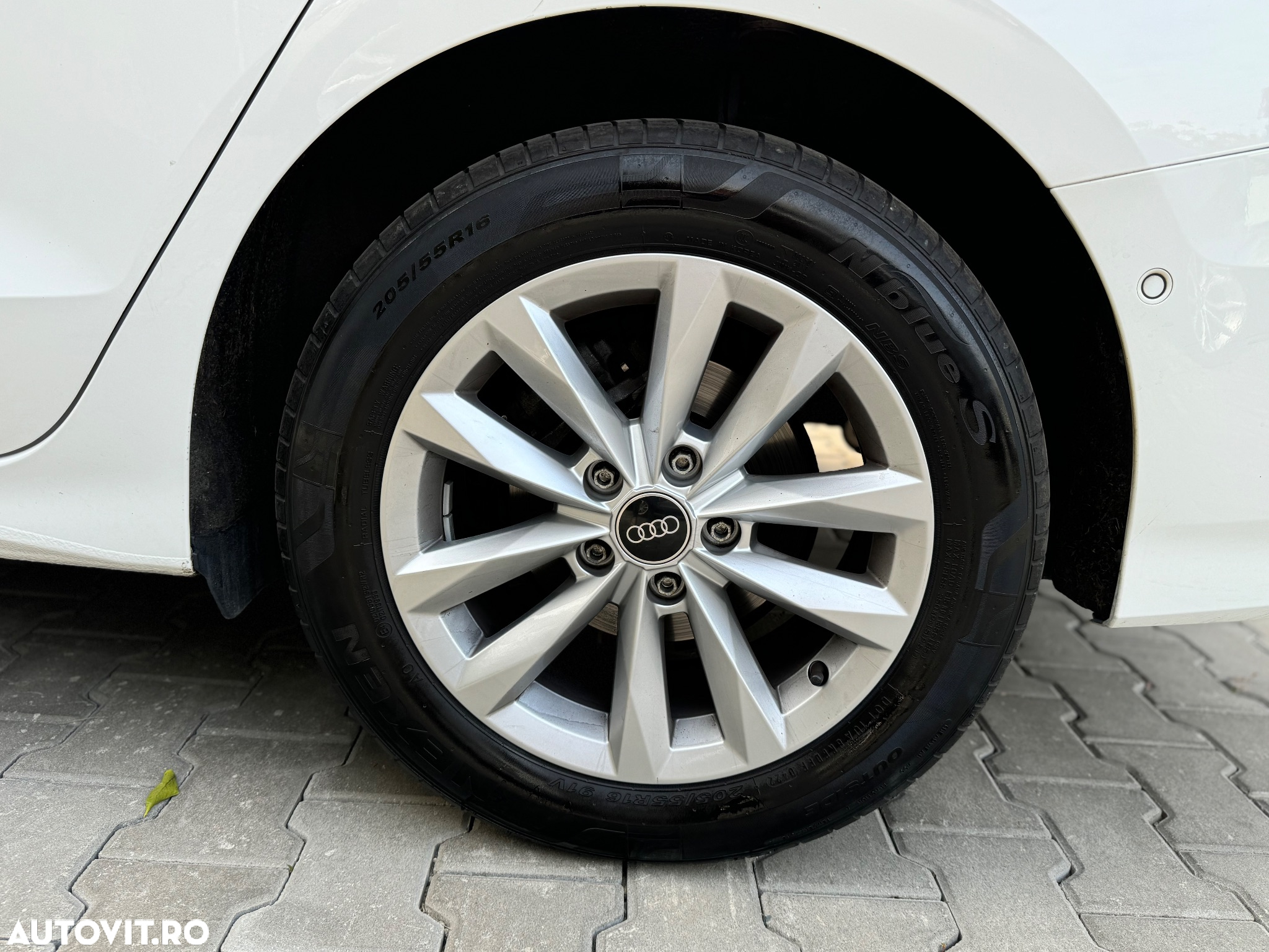Audi A3 2.0 30 TDI S tronic Advanced - 14