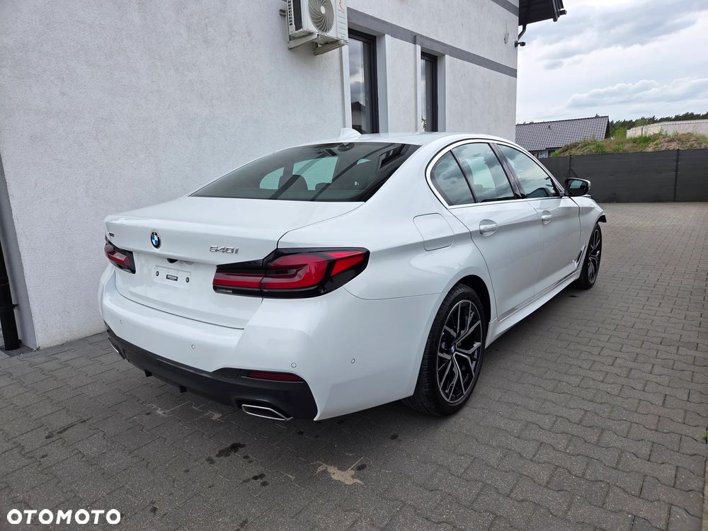 BMW Seria 5 540i xDrive M Sport Edition - 3