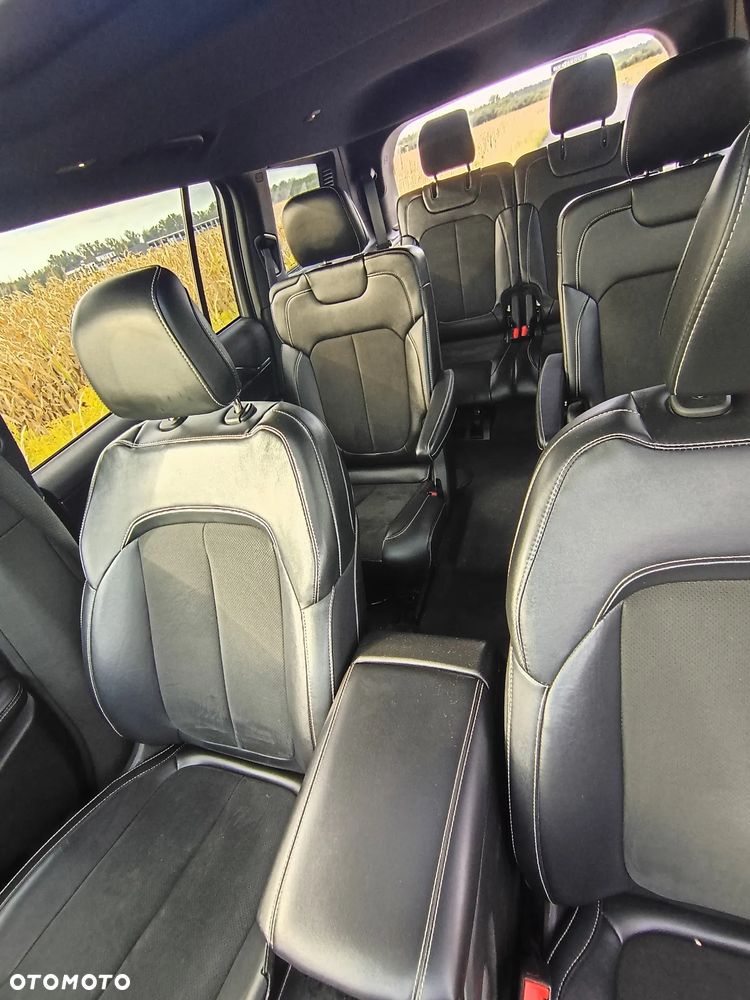 Jeep Grand Cherokee - 17
