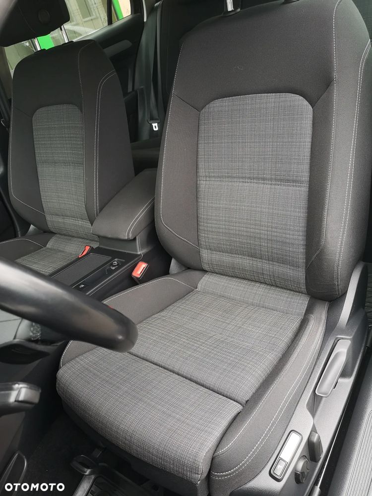 Volkswagen Passat 2.0 TDI Business DSG - 24