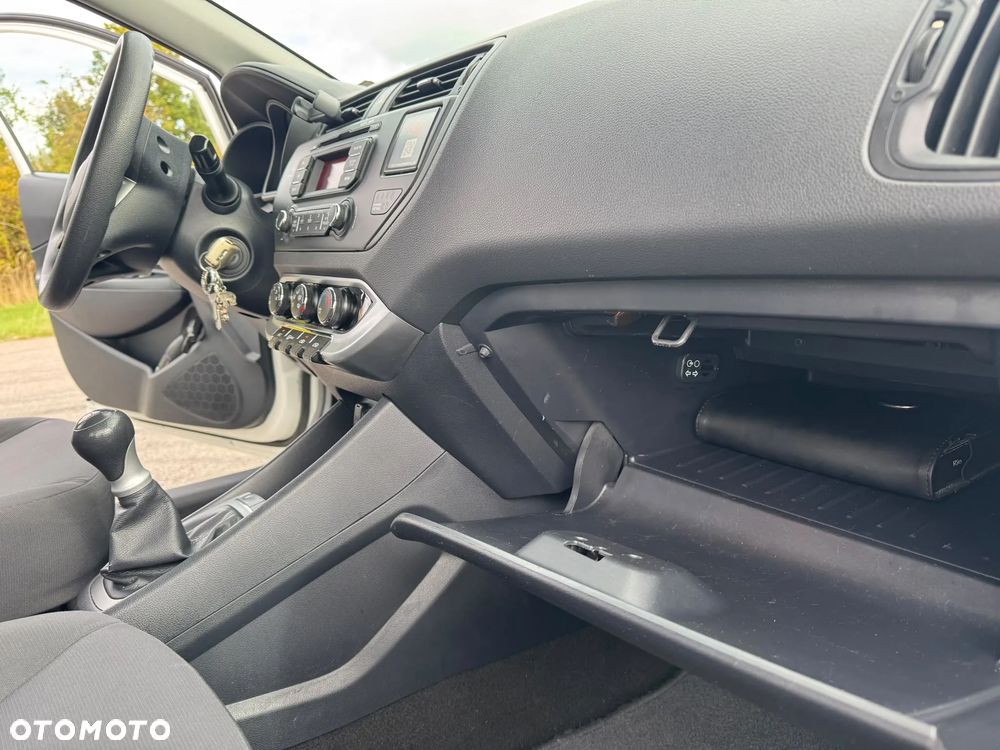 Kia Rio - 23