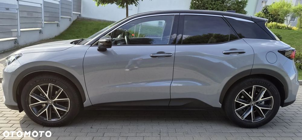 Lexus LBX 1.5 Hybrid Cool AWD - 5
