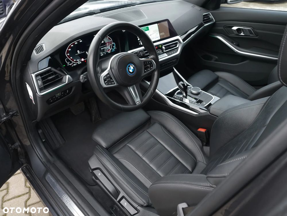 BMW Seria 3 330e Sport Line - 14