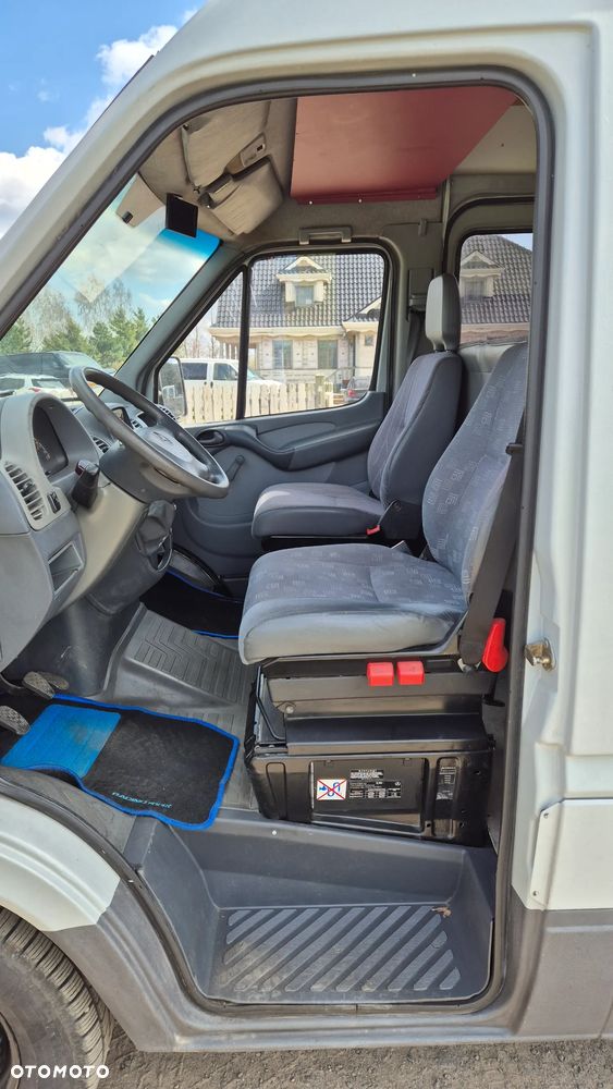 Mercedes-Benz Sprinter - 9