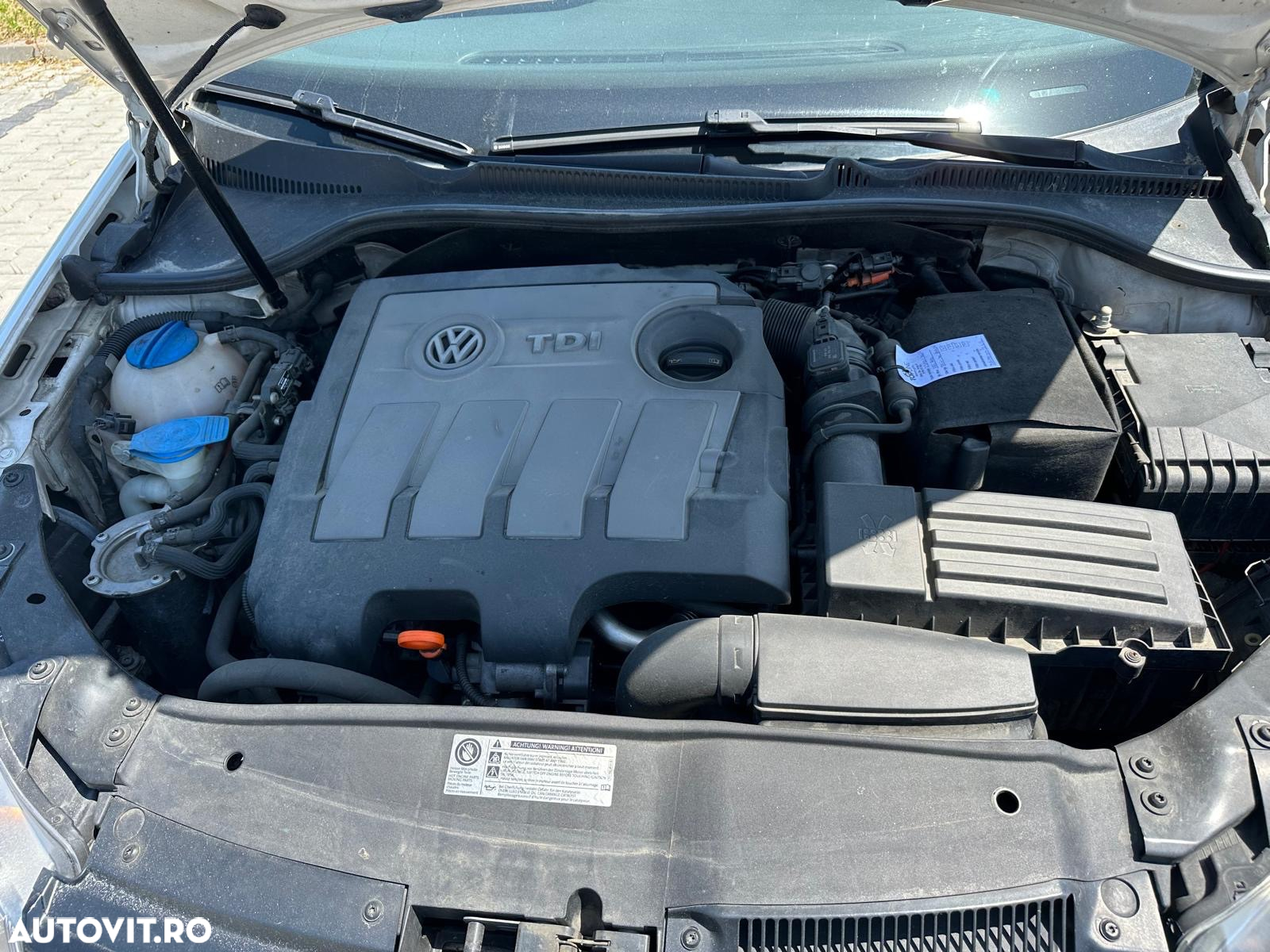 Volkswagen Golf 1.6 TDI DPF Highline - 7
