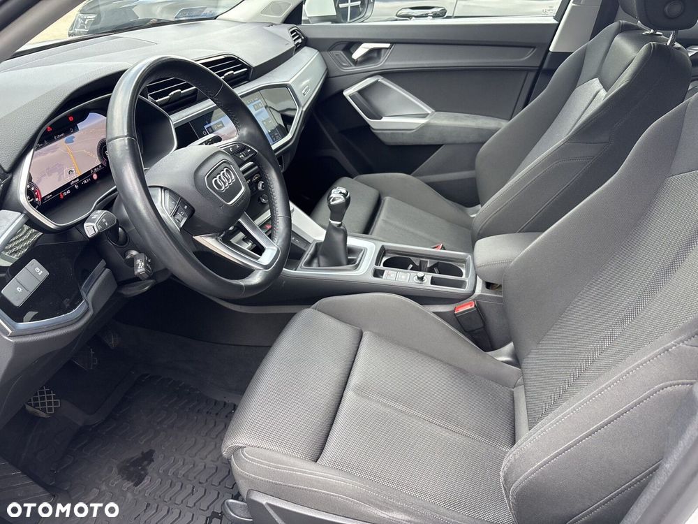 Audi Q3 Sportback - 15