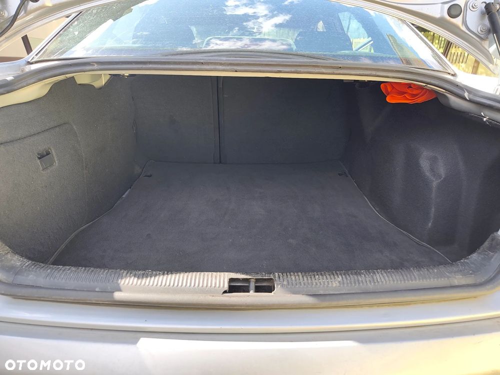 Audi A4 Limousine - 15