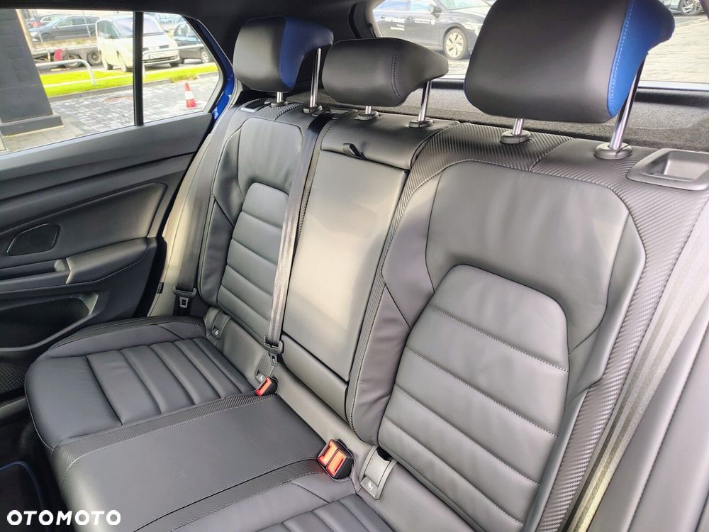 Volkswagen Golf - 23