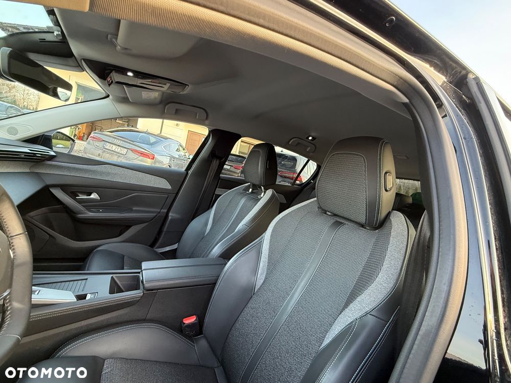 Peugeot 308 PureTech 130 EAT8 Allure - 17