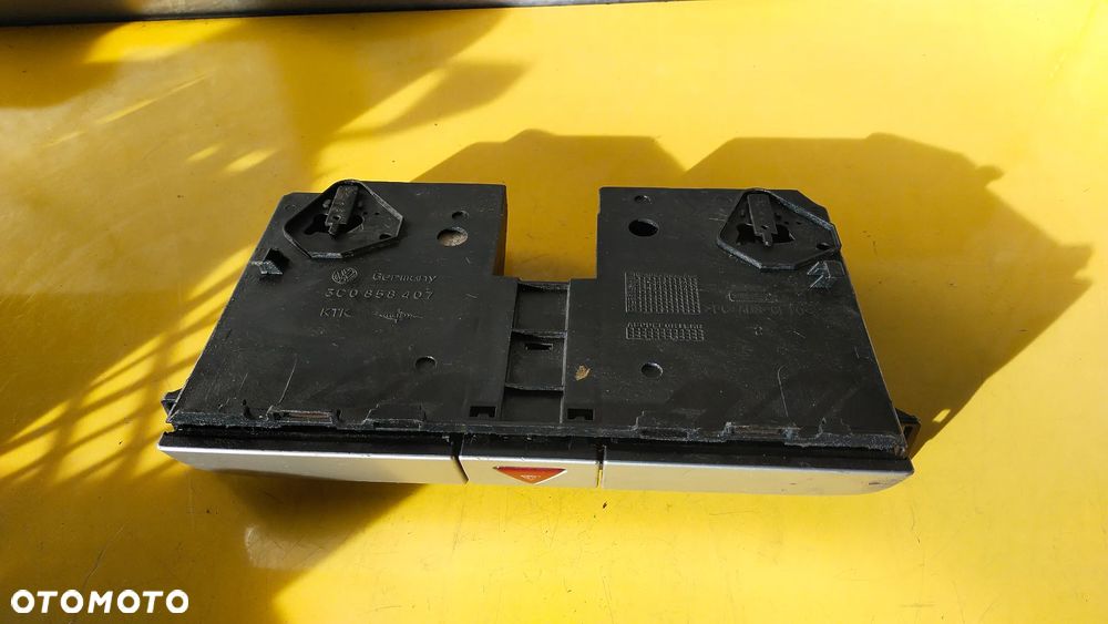 VW PASSAT B6 SCHOWEK KONSOLI 3C0858407 - 2