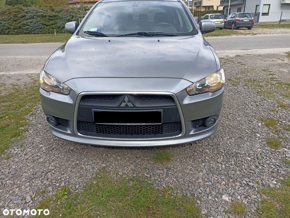 Mitsubishi Lancer 1.6 Invite - 2