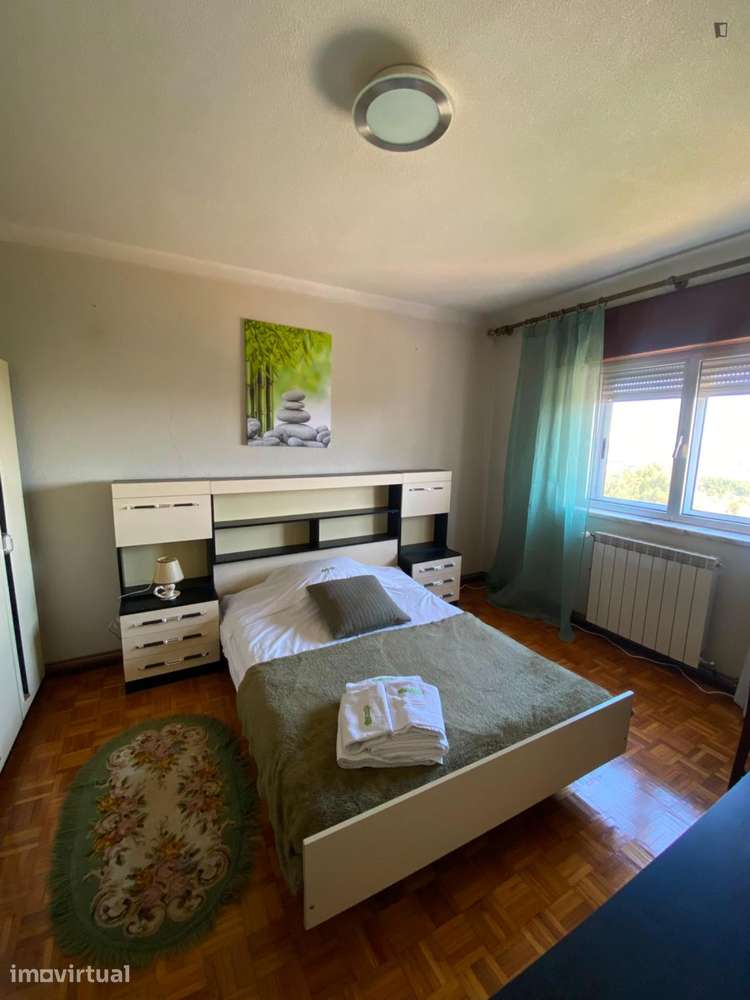 Quarto - localizado em Guarda - Grande imagem: 2/13