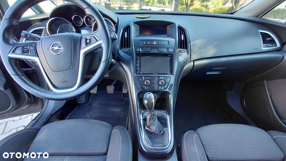 Opel Astra 1.4 T Cosmo - 9