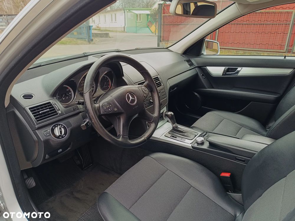 Mercedes-Benz Klasa C 250 CGI Automatik BlueEFFICIENCY Avantgarde - 7