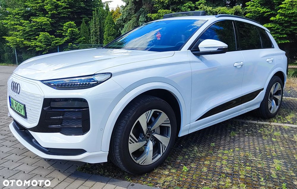 Audi Q6 e-tron - 1