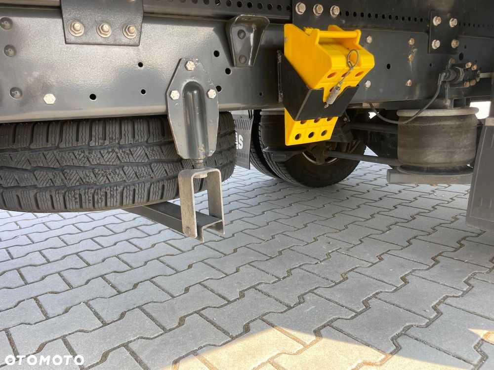 Iveco 70C18A8 Kontener 15EP Winda Pneumatyka Gwarancja - 9