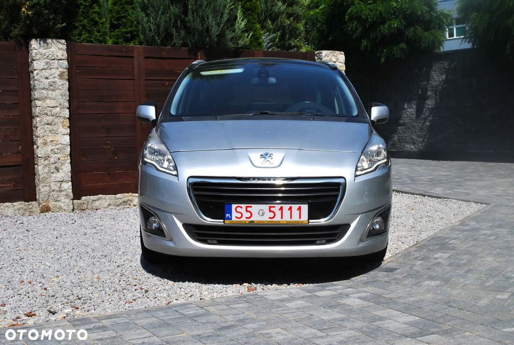 Peugeot 5008 2.0 HDi Allure 7os - 8