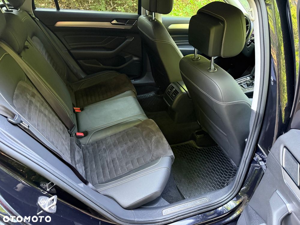 Volkswagen Passat - 16