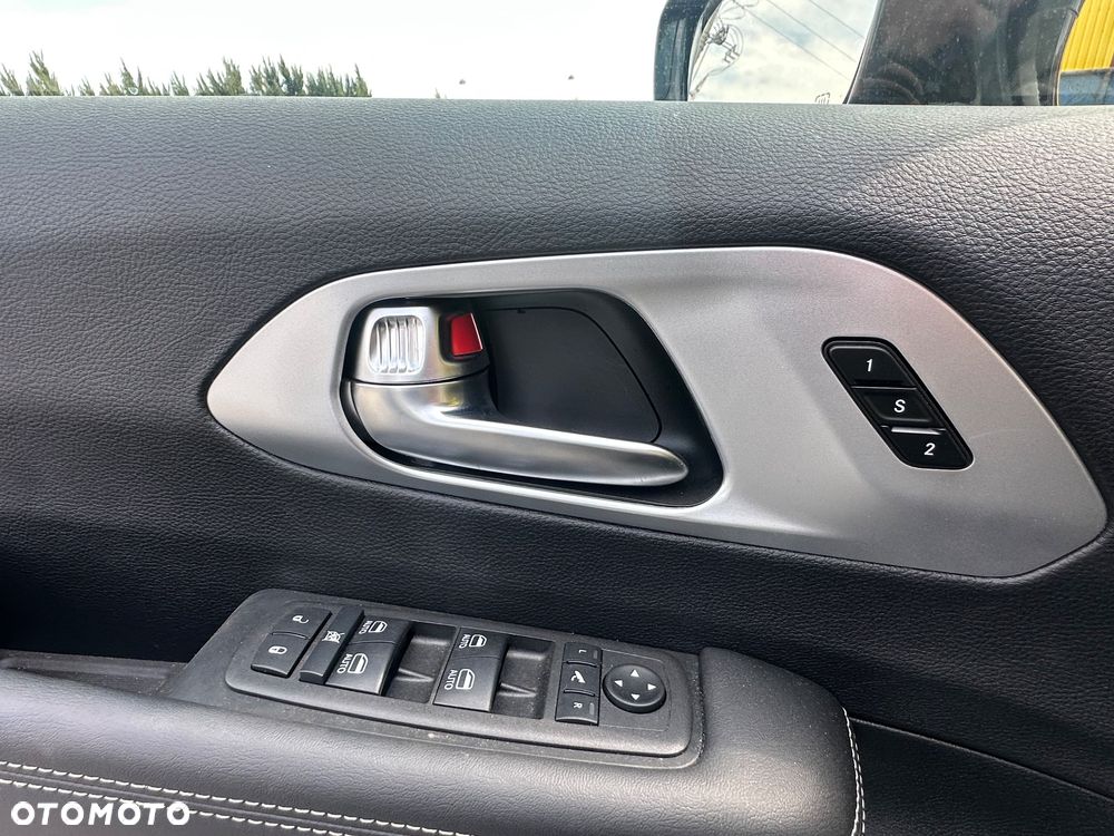 Chrysler Pacifica - 21