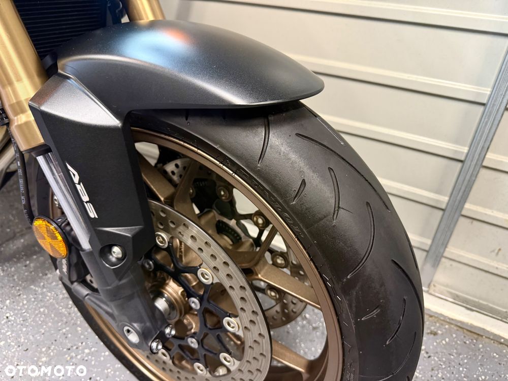 Honda CB - 10