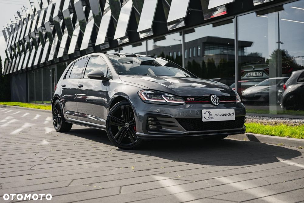 Volkswagen Golf - 2