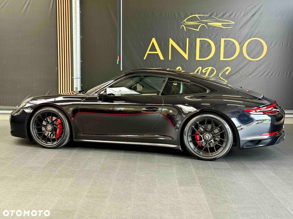 Porsche 911 Carrera 4 GTS PDK - 8