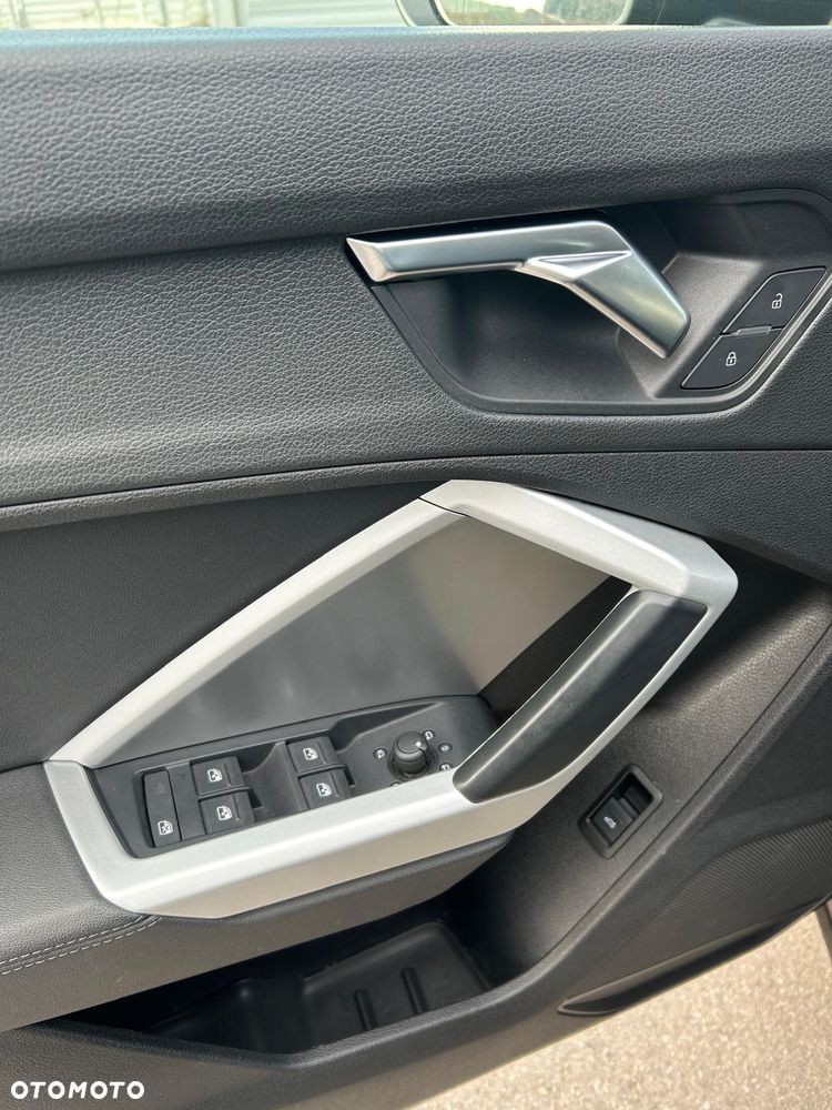 Audi Q3 2.0 TDI S tronic - 24