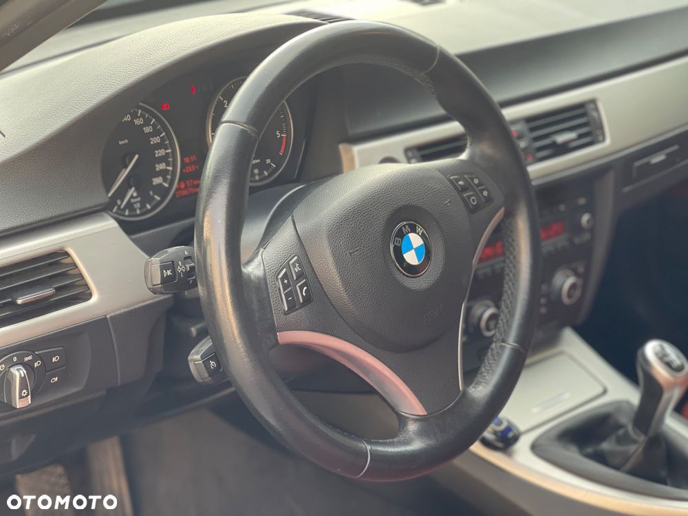 BMW Seria 3 318d - 20